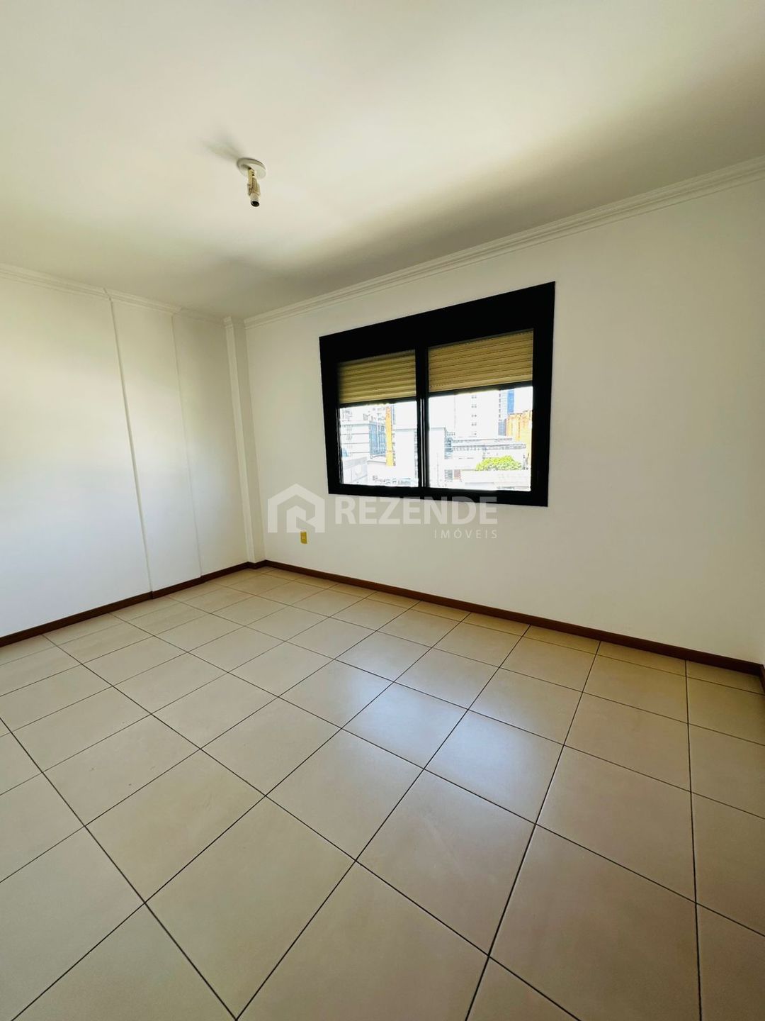 venda apartamento 2 dormitorio condominio da sete centro passo fundo rs rezende imoveis (4)