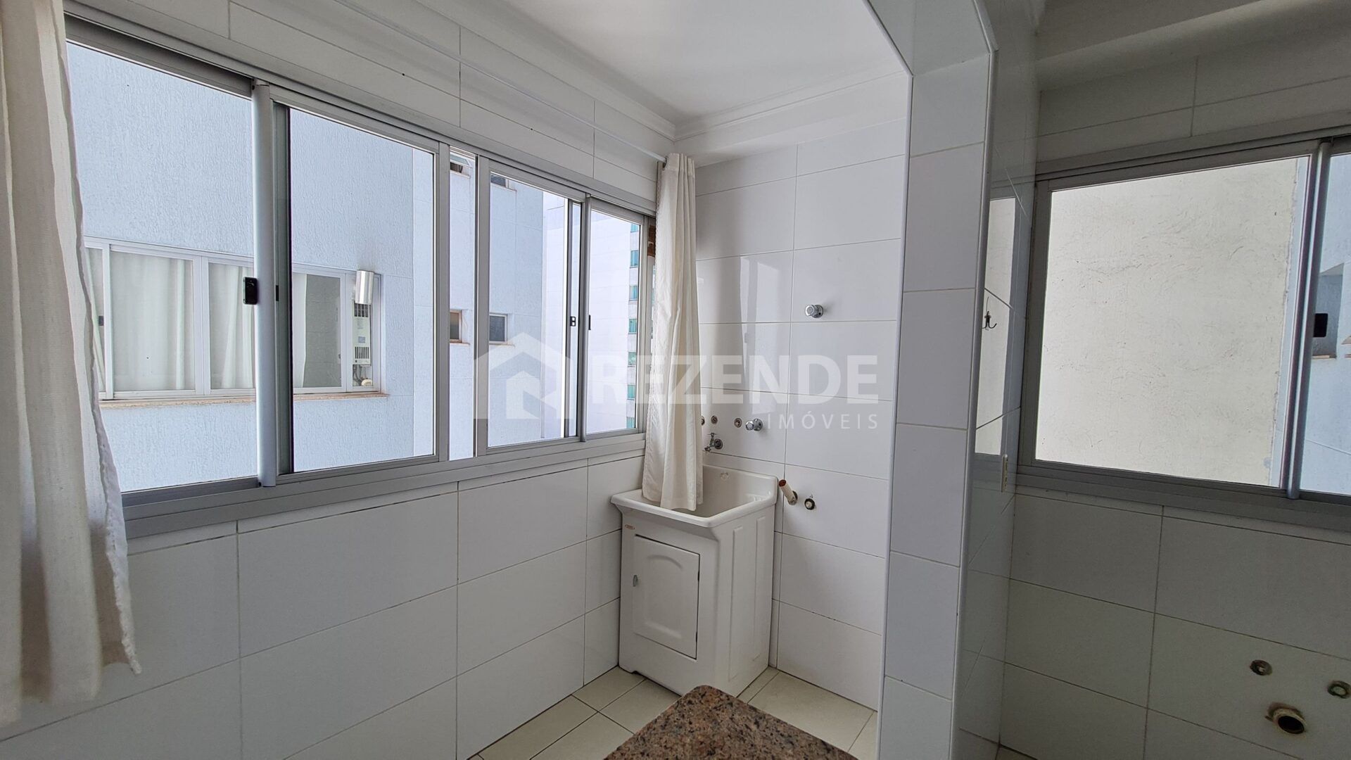 venda apartamento 2 dormitorios edificio villa real boqueirão passo fundo rs rezende imoveis (3)