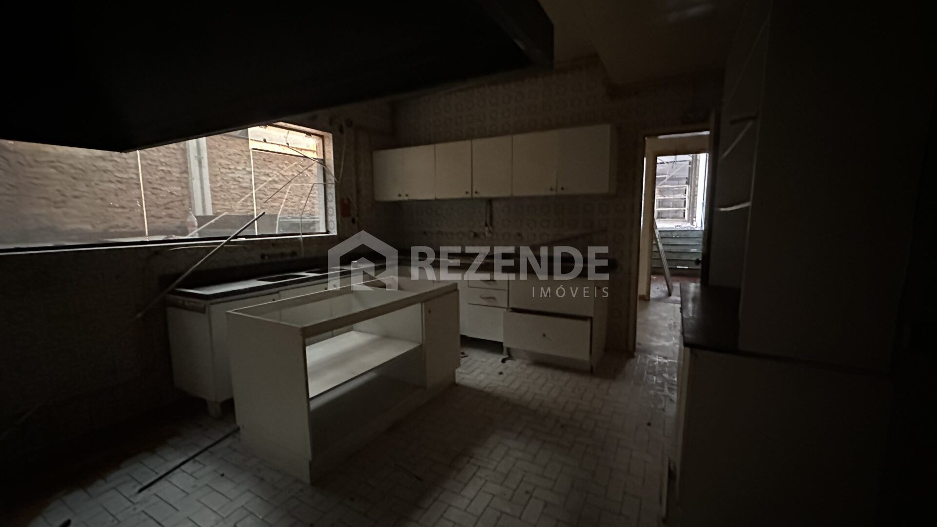 aluguel sala loja terrea 588m2 centro passo fundo rs rezende imoveis (13) aluguel sala loja terrea 588m2 centro passo fundo rs rezende imoveis (13)