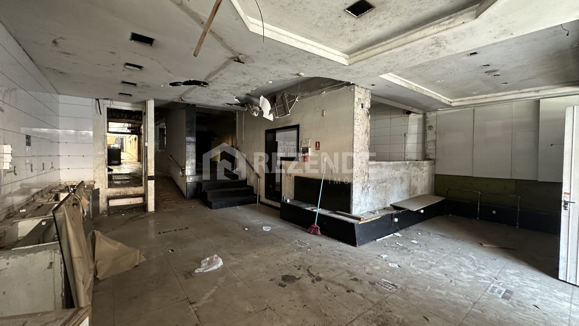 aluguel sala loja terrea 588m2 centro passo fundo rs rezende imoveis (6) aluguel sala loja terrea 588m2 centro passo fundo rs rezende imoveis (6)